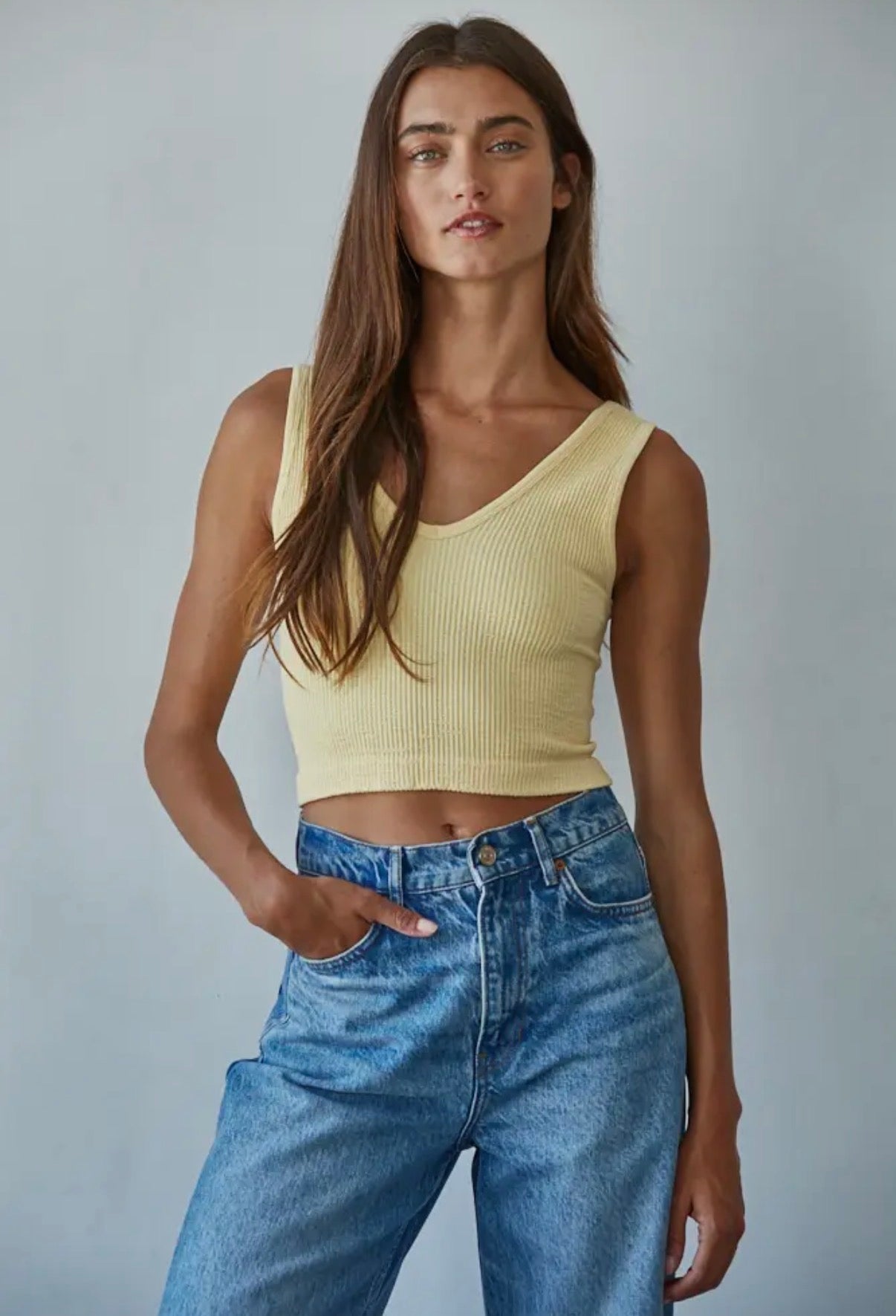 Fine Line Reversible Neck Brami