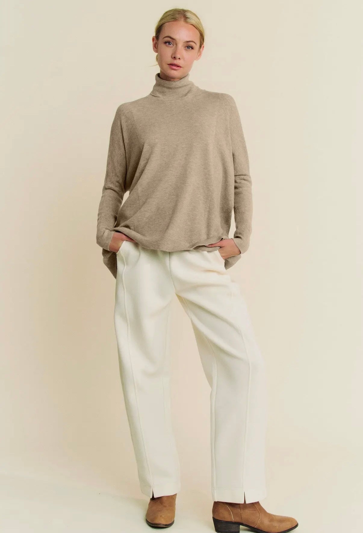 Sandy Loose Fit Turtle Neck