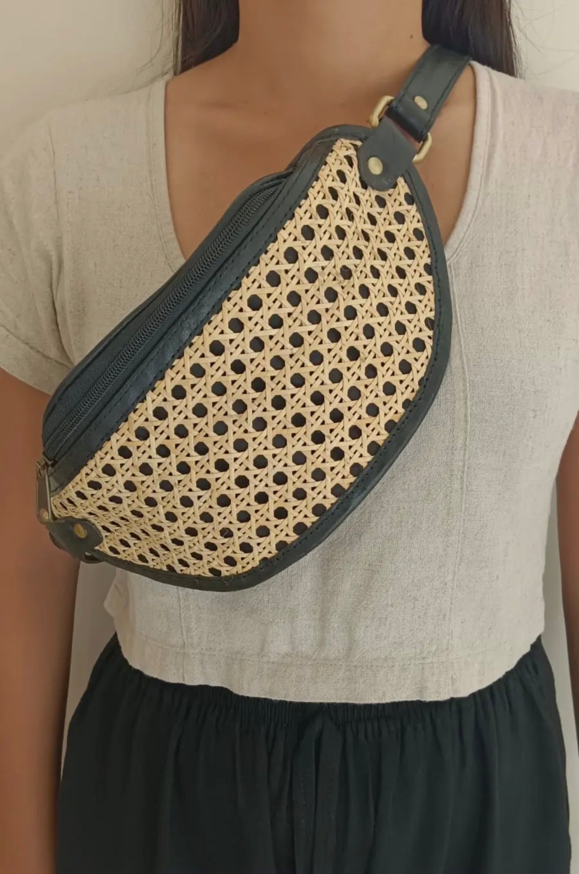 Raja Sling Bag