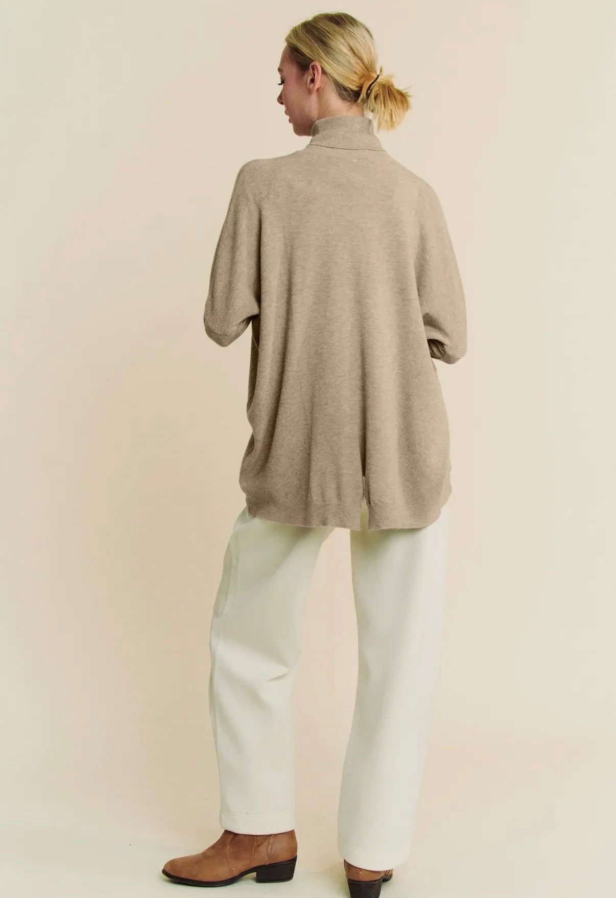 Sandy Loose Fit Turtle Neck