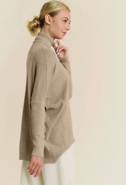 Sandy Loose Fit Turtle Neck
